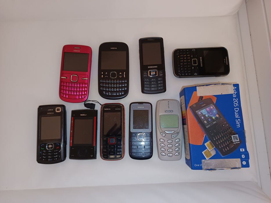 Telemóveis Nokia e Samsung