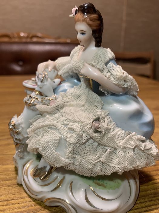 Статуетка Дама із собачкою