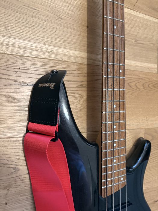 Gitara basowa Ibanez sr300