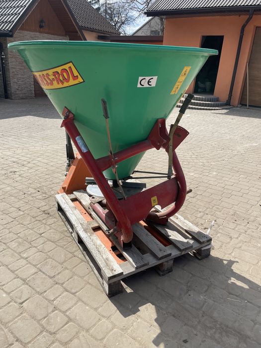 Rozsiewacz GRASS-ROL