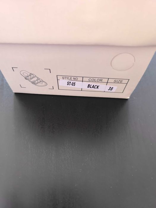 Chinelas pretas 38 novas