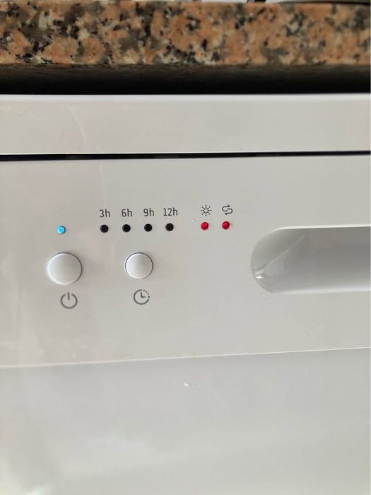 Dishwasher with 1 year warranty - only used 2 month