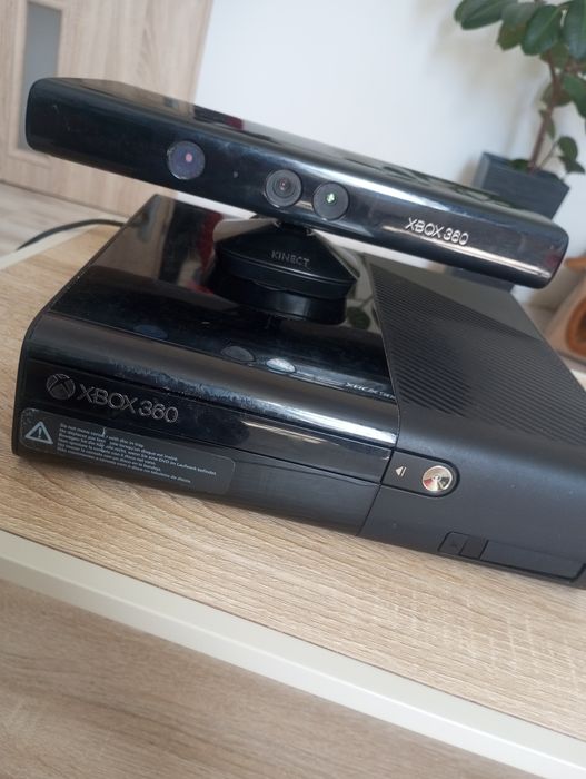 Xbox 360 Kinect plus gry