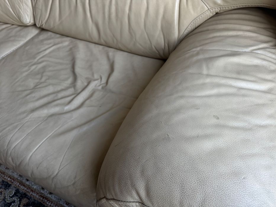 2 sofás em pele bege - excelente estado e muito confortáveis