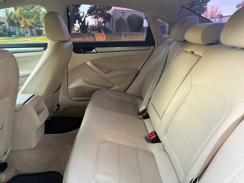 Volkswagen Passat      2015