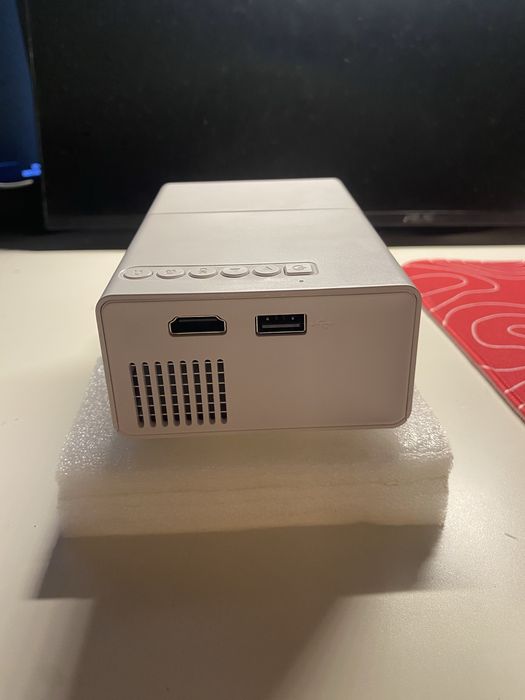 Mini Projetor (Com Caixa)