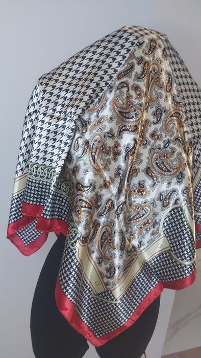 Chustka satynowa 90x90