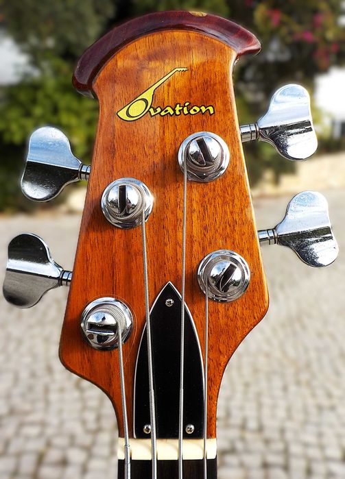 Ovation Magnum II bass