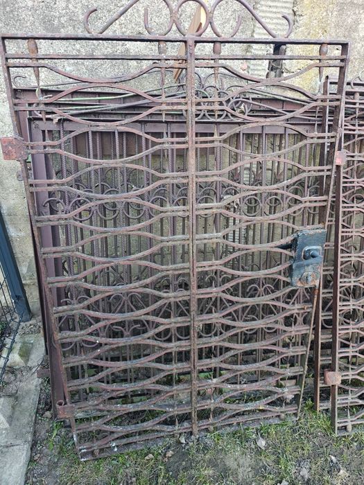 Brama, furtka, przęsła metalowe.