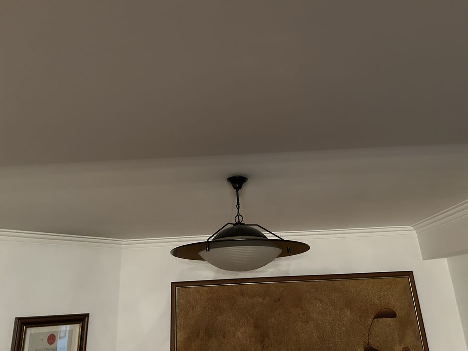 Candeeiro teto em metal preto