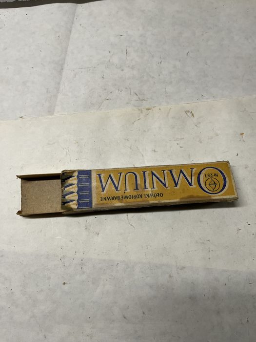 Stare kolekcjonerskie opakowanie PRL ołówki kredki PRL