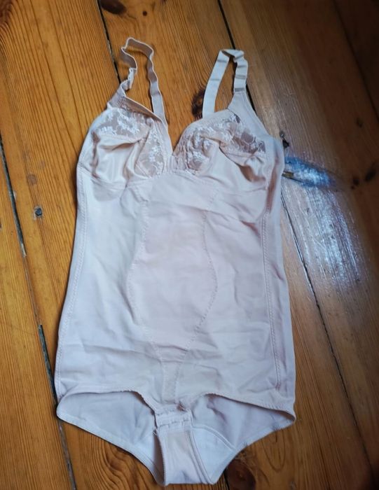 Vintage beżowy gorset wyszczuplający 95B
