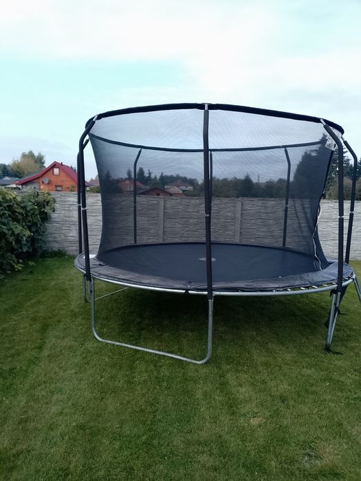 Trampolina ogrodowa
