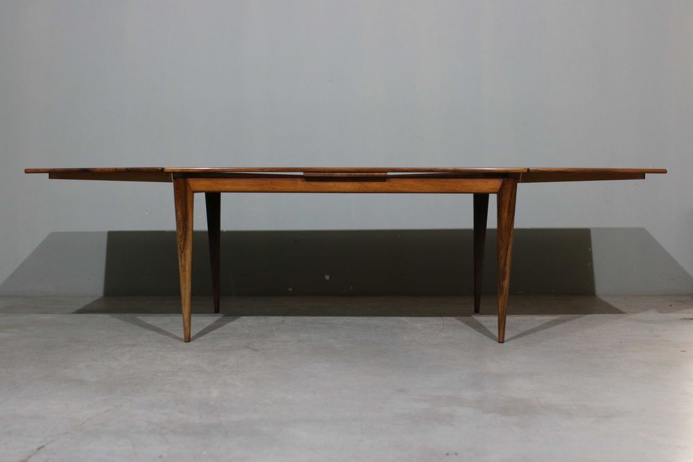 Mesa de jantar extensível Niels O. Moller em pau santo