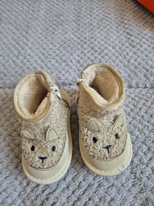 Зимові ботиночки на дівчинку