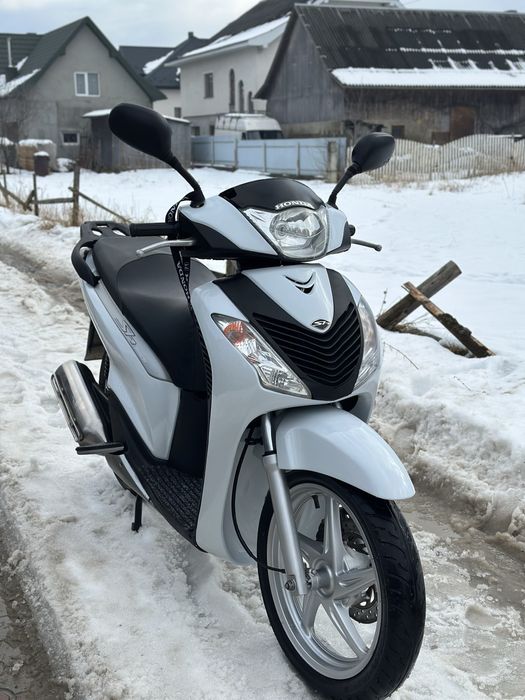 Скутер Honda sh 150