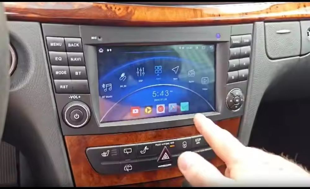 Rádio Android 14 com o Mercedes W211/CLS (Novo)