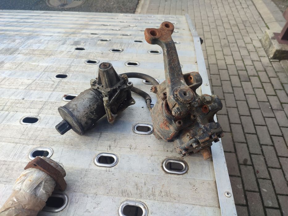 Pompa wspomagania Mercedes e klasa 124