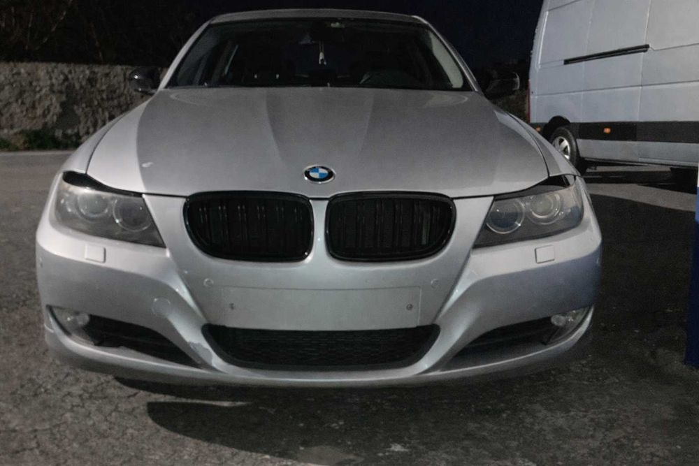 BMW 320d 200cv (2009) - Jantes 19" - Ler Anúncio (Com Avaria)