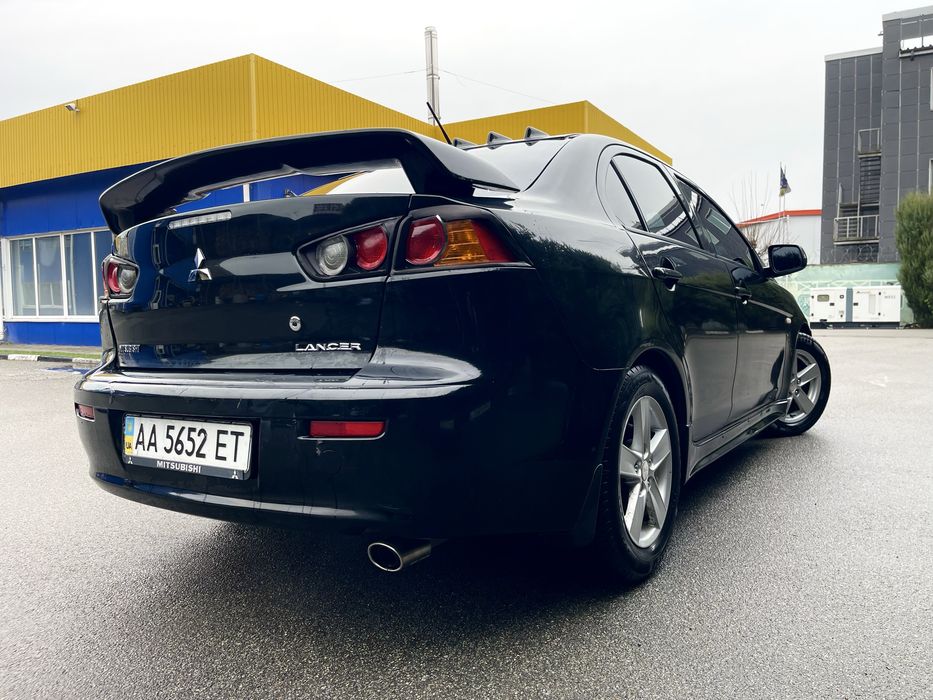 Mitsubishi Lancer продаж