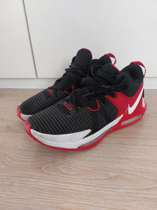 Buty do koszykówki Nike LeBron Witness 7 r. 41