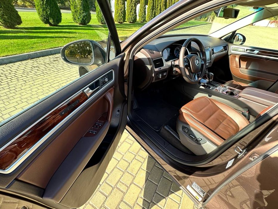 Volkswagen Touareg 2012 Dizel 301тыс.км  3.0 Dizel