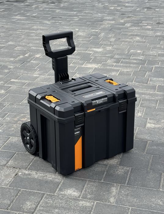 Модульний кейс на колесах DeWALT McLaren TSTAK Tower DWST60452-1