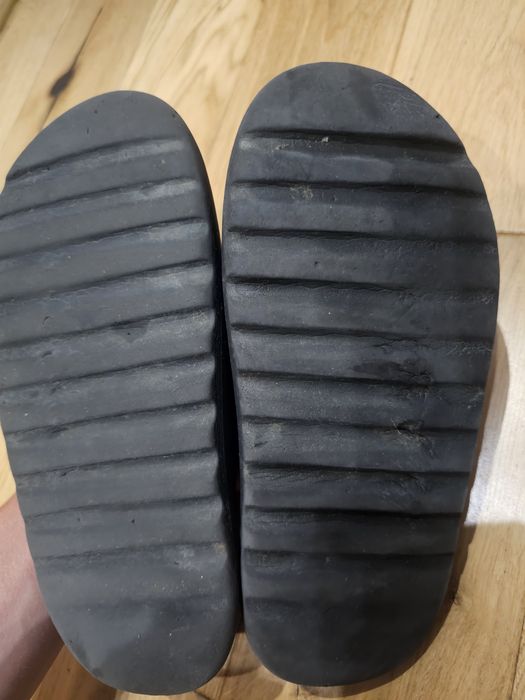 Klapki adidas yeezy r37
