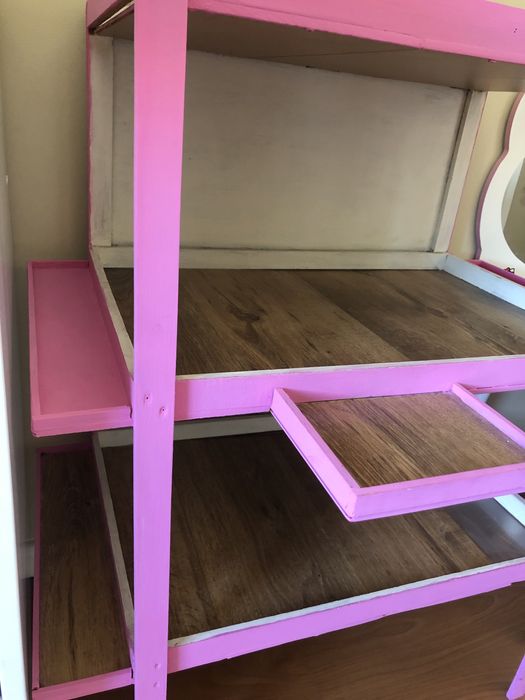 Casa de bonecas rosa