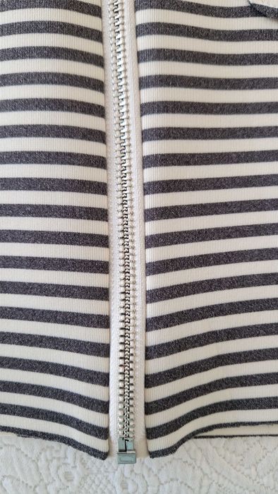 Saia as riscas cinza com fecho Lefties