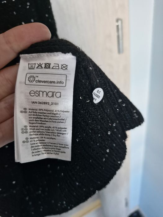 Czarna cekinowa sukienka sweterkowa S