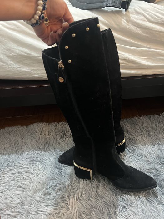 Botas e tenis preto