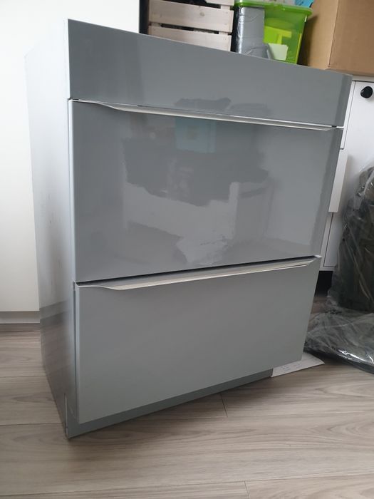 Zestaw mebli łazienkowych+ lampa