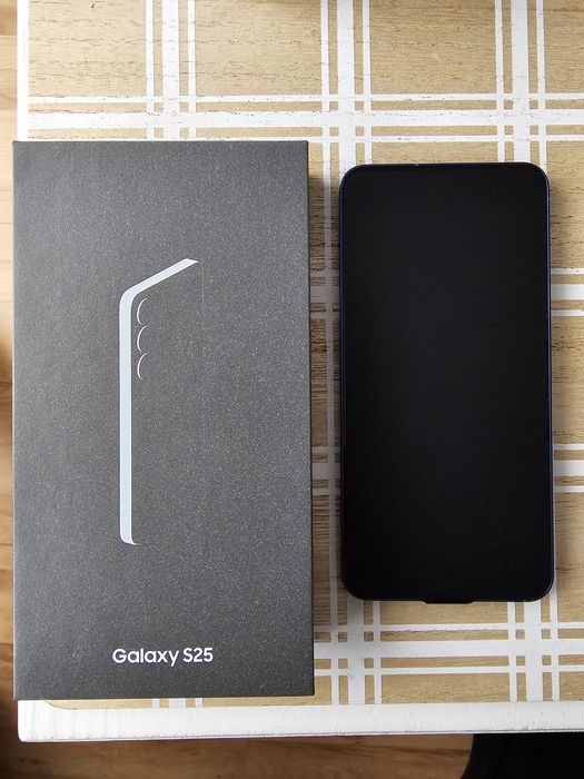 Samsung galaxy S25 niebieski nowy