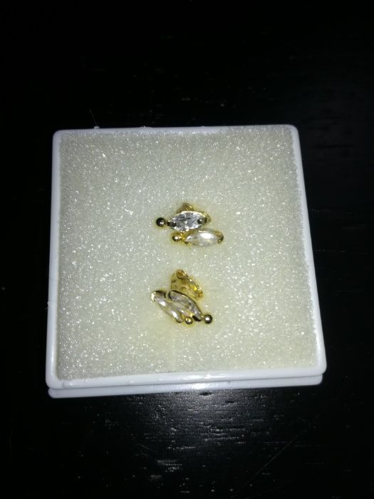 Brincos em pedras semi-preciosas