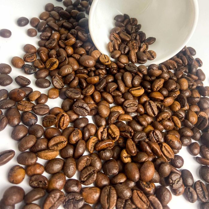 ЭКСКЛЮЗИВНЫЙ КУПАЖ 20%80% кофе в зернах. Свежеобжаренный 1 кг Кава