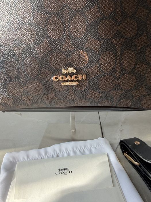 Сумка Coach Hadley convertible