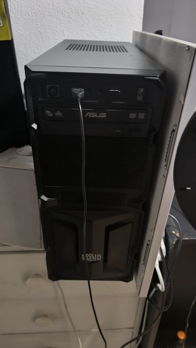 Computador AMD (Monitor + teclado,mouse)