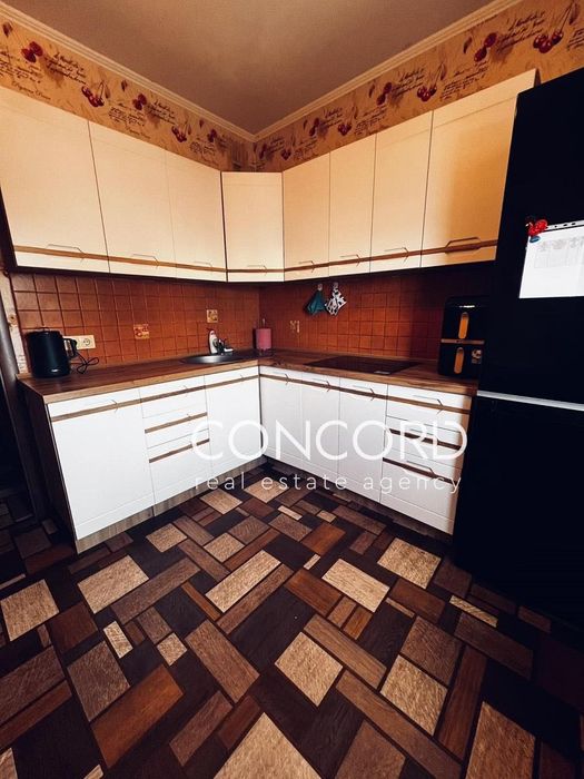 Метро Теремки. Продам 3к Академіка Заболотного вул., 46