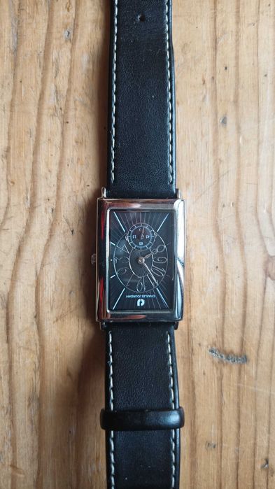 Relógio como novo, com 3 braceletes, pele e laranja