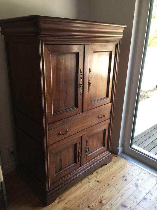 Garrafeira em castanho