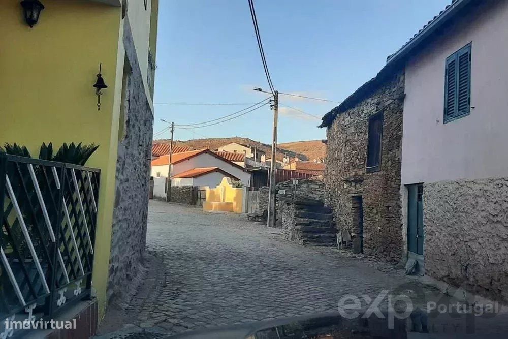 Casa de pedra em São Salvador, Mirandela