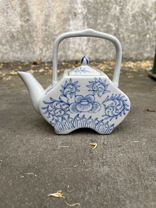 Bule de chá de porcelana