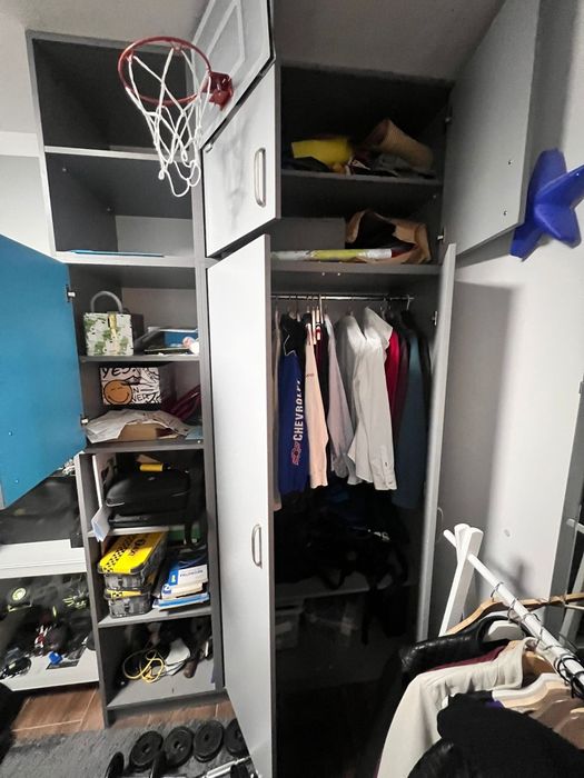 Meble młodzieżowe: biurko, szafa, komoda, słupek