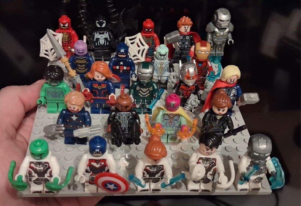 Klocki figurki Marvel Avengers 23 sztuki thanos Hulk iron Ameryka spider vision itp