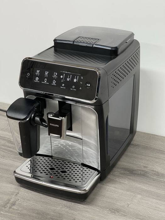 Продам кавомащину Philips EP3246