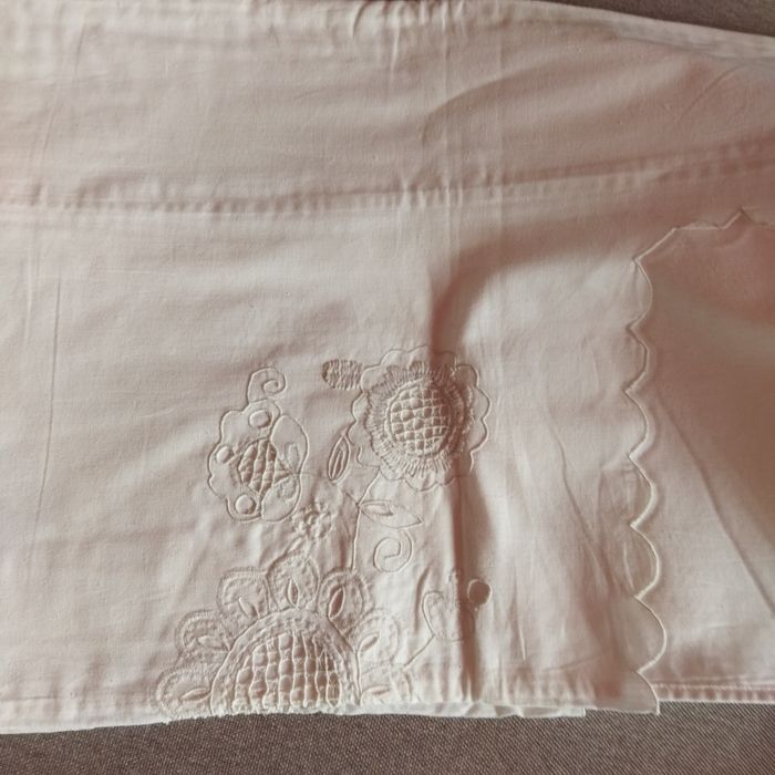 Продам півковдру білу