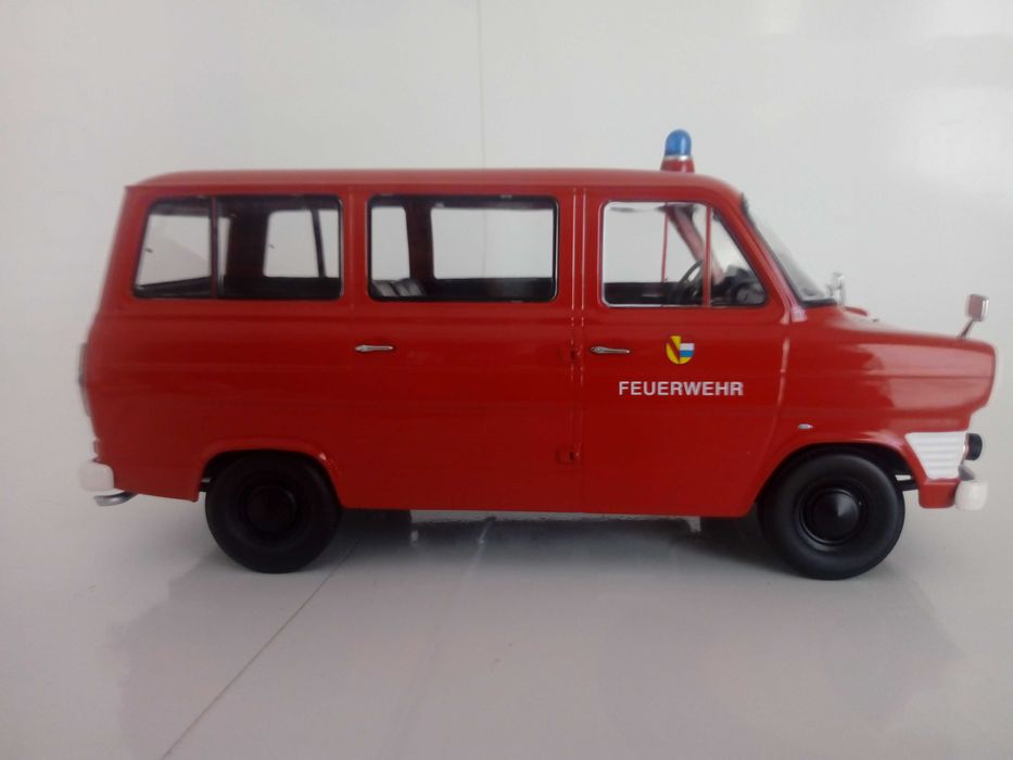 Miniatura da FORD TRANSIT MK1 VAN FIRE KK-SCALE - Escala 1.18