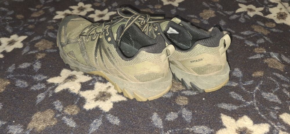 Sapatos Merrell 46.5 Originais

Bom estado 46 Merrell Cinzento e Verde