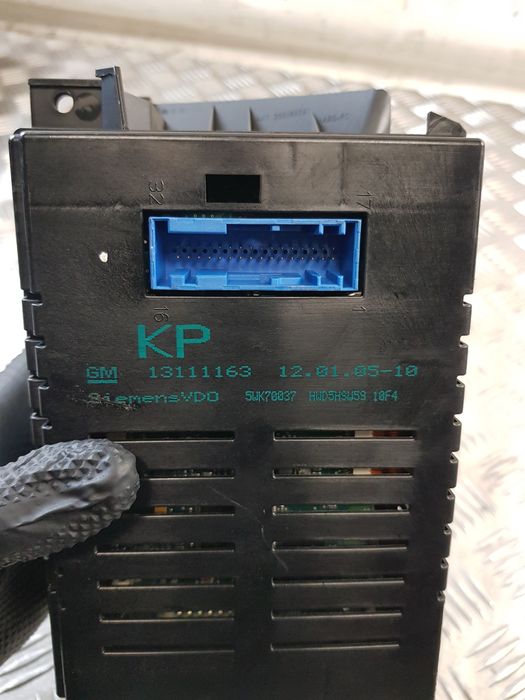 Wyświetlacz Ekran 13111163 Opel Astra Iii H Gtc 05R-